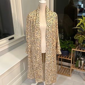 Cupcakes & Cashmere cream kimono/flowy outer garment with dotted design